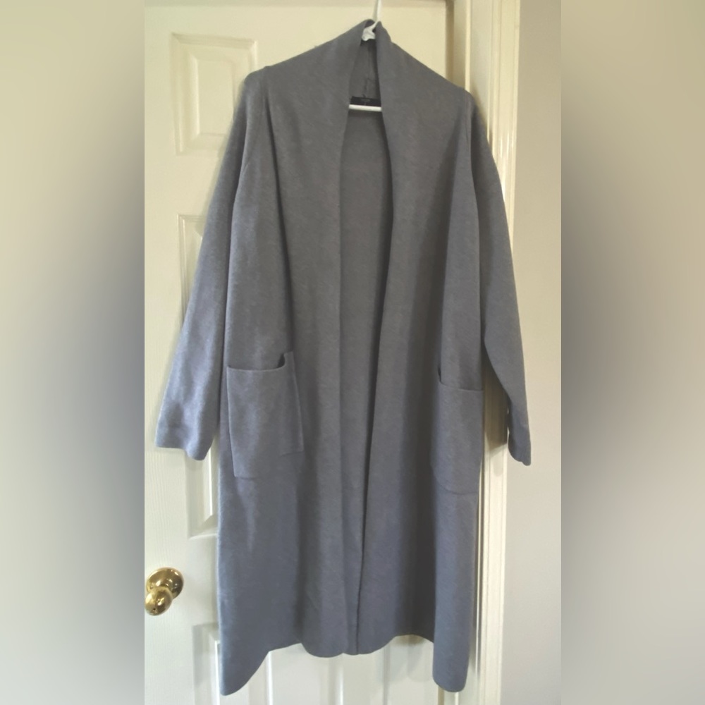 New with tags TAHARI cardigan
